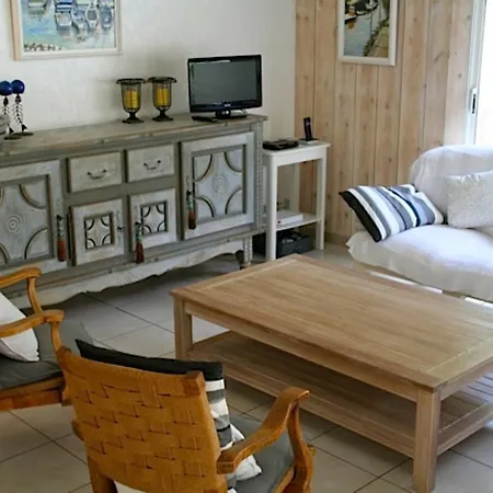 With Pool & Nice Terraces Close To The Beach Casa vacanze *