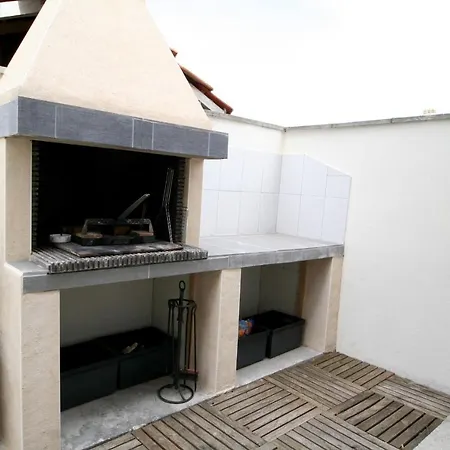 With Pool & Nice Terraces Close To The Beach Casa vacanze Hourtin